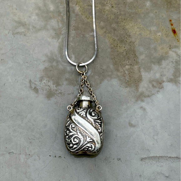 Vintage Perfume Bottle Necklace - Picture 1 of 4